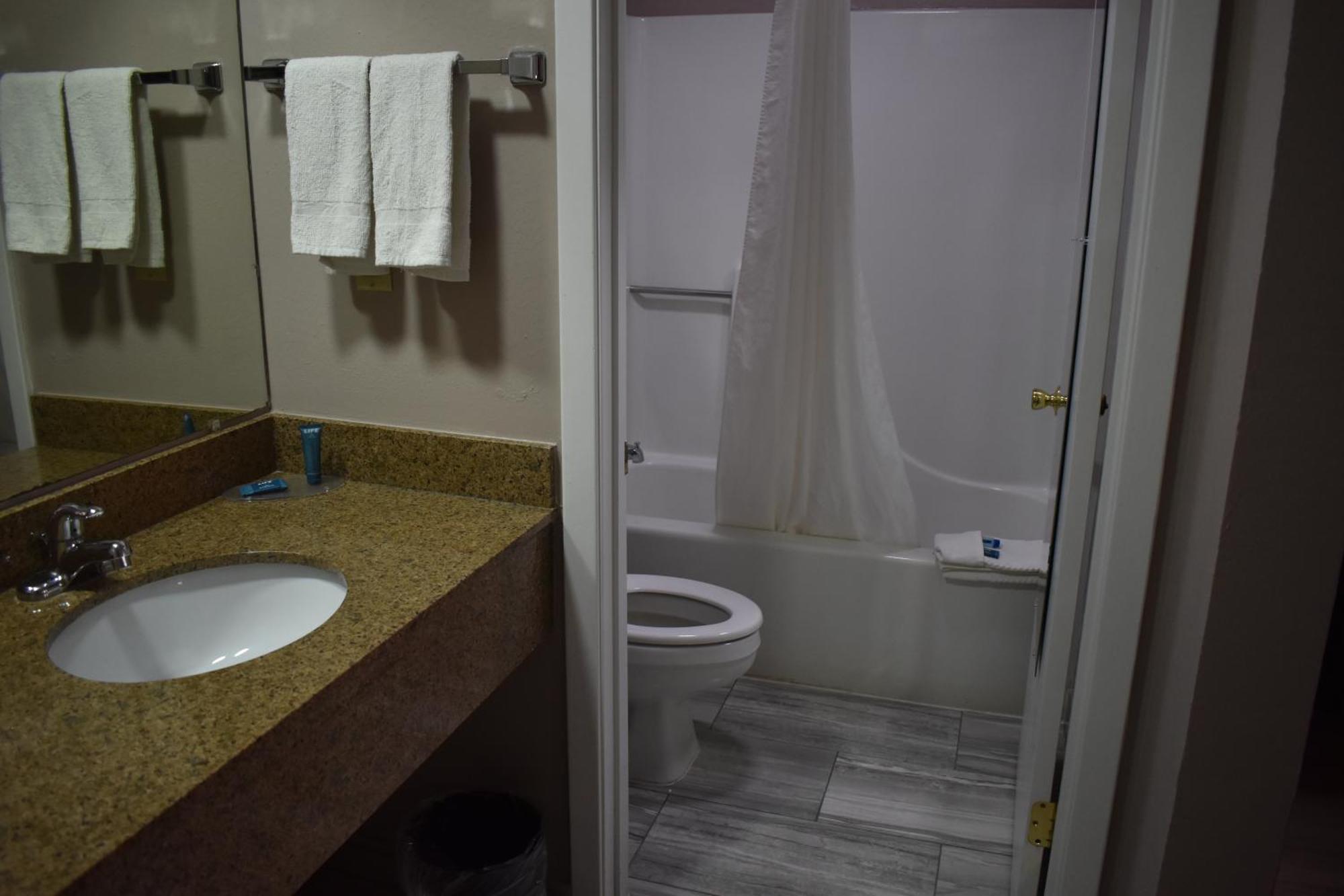 Huntingdon The Heritage Inn, Inc المظهر الخارجي الصورة
